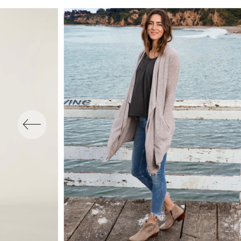 Barefoot dreams CozyChic Lite® Island Wrap - Picture 5 of 12